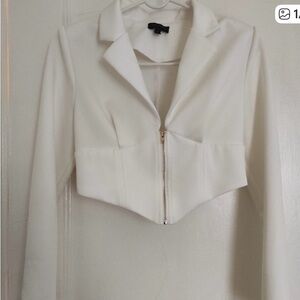 FASHION NOVA.Cropped White Zip-Front Blazer Jacket. Size L
